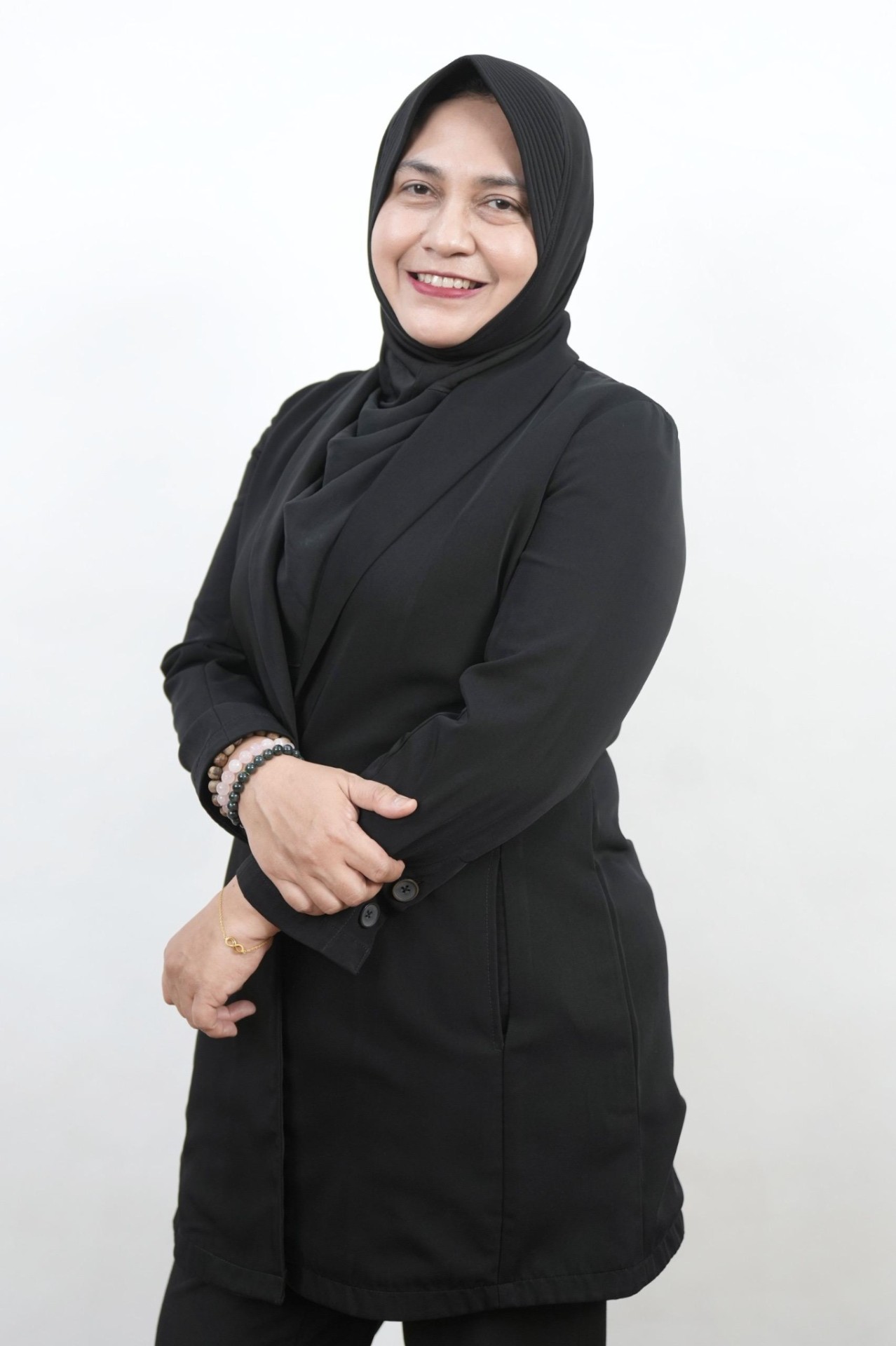 Destry Anna Sari — Deputi Bidang Pengembangan Talenta dan Daya Saing Koperasi